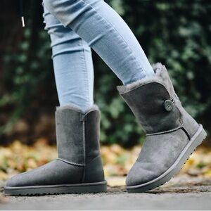 UGG
Bailey Button II Suede Water-Repellent Boots